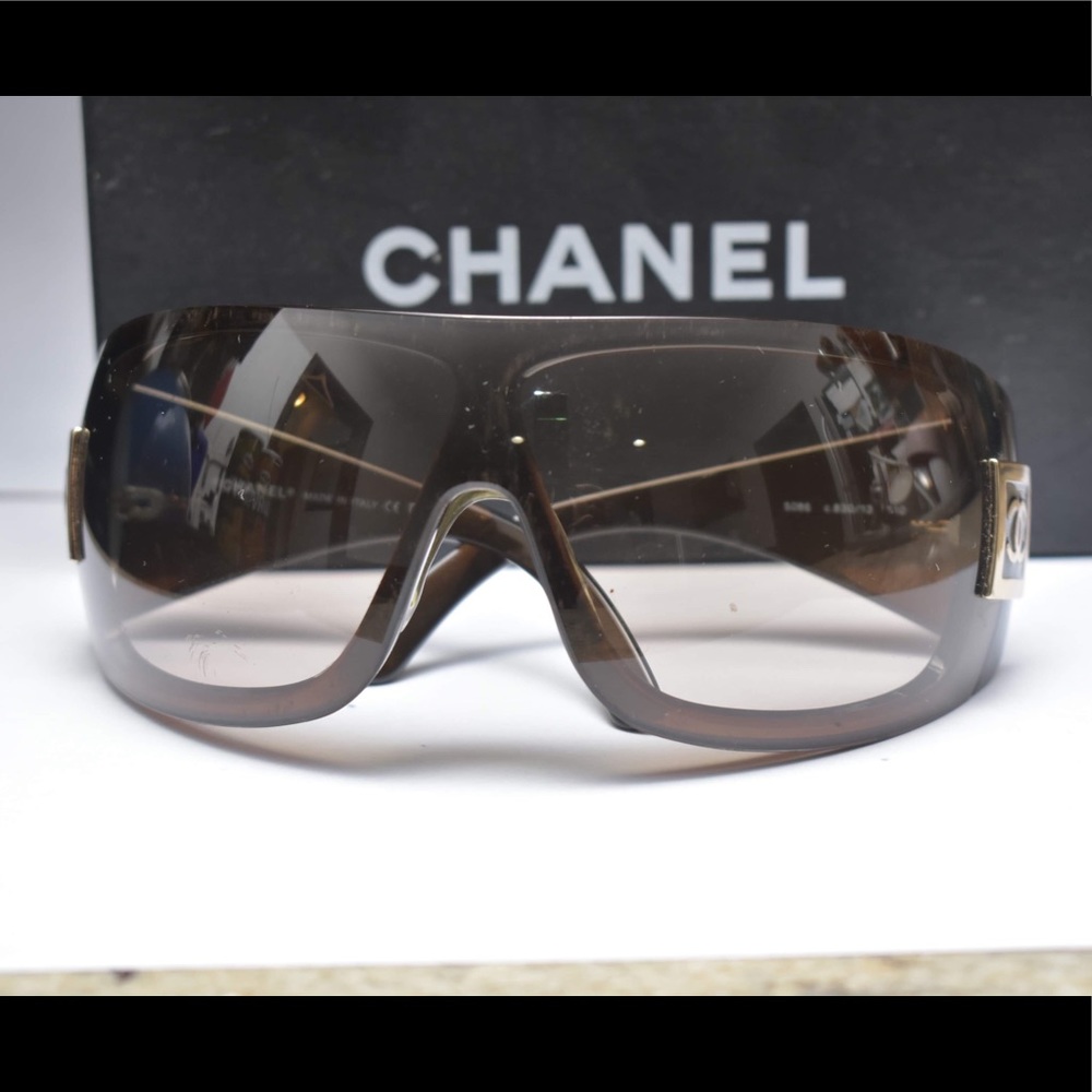 Excellent for fashion or riding motorcycles